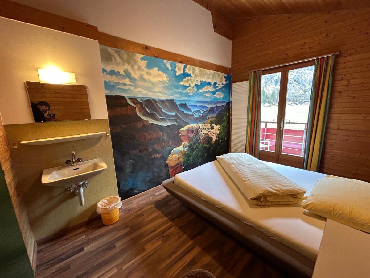 Zweibettzimmer mit Balkon